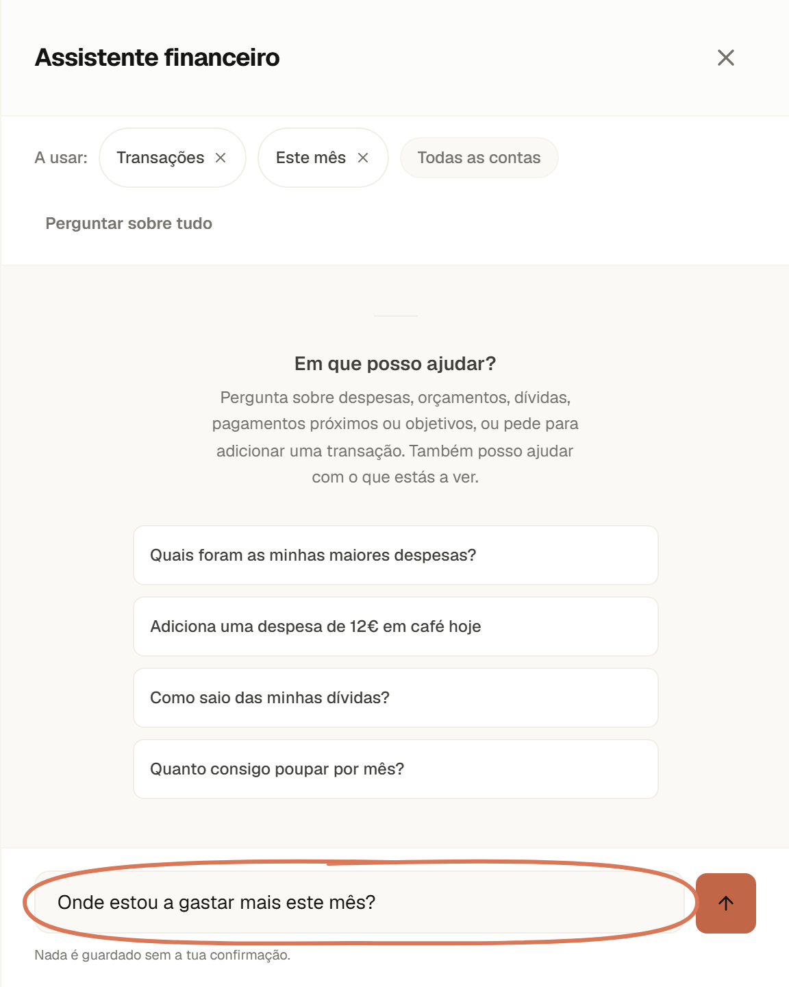 Assistente financeiro em português com Transações e Este mês no âmbito e a pergunta Onde estou a gastar mais este mês no campo assinalado.