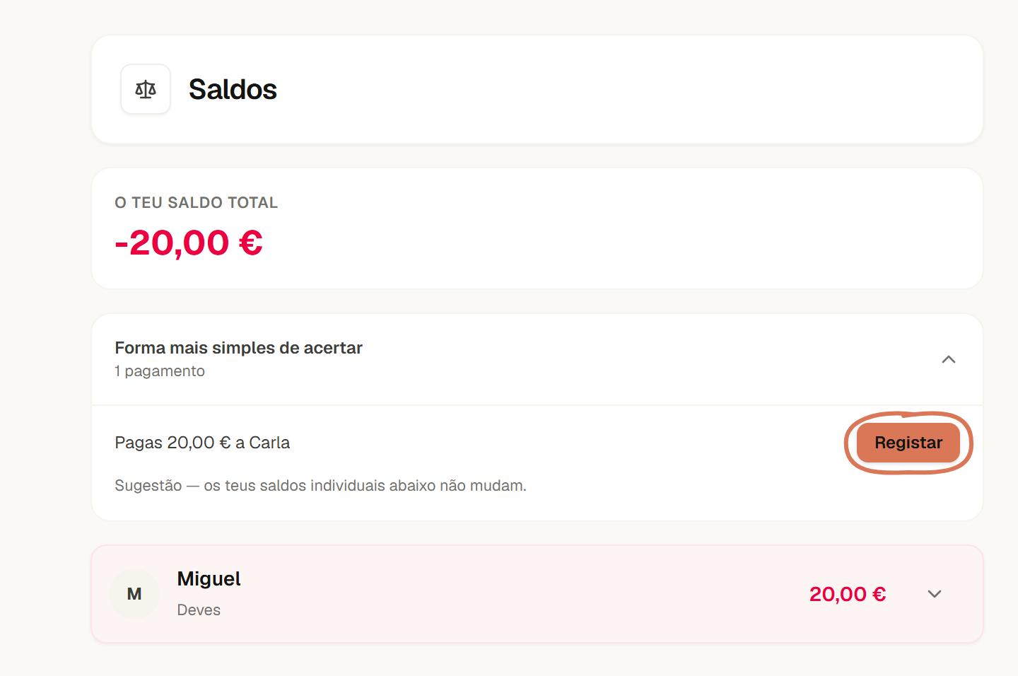Em Saldos, a sugestão "Forma mais simples de acertar" mostra que Ana paga 20 € a Carla, com o botão Registar assinalado.